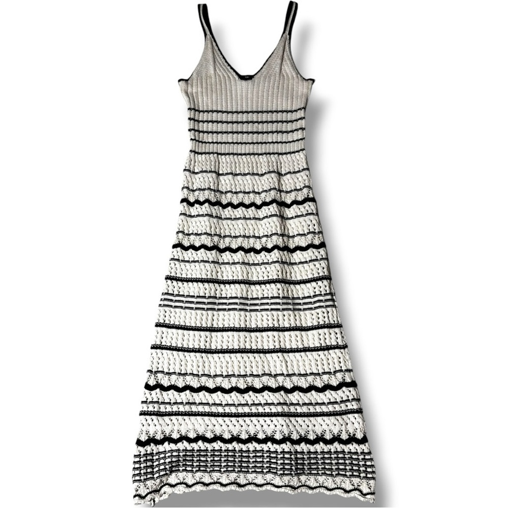 Vero Moda Cream and Black Horizontal Stripe Sleeveless V-Neck Knit Midi Dress - Picture 9 of 16